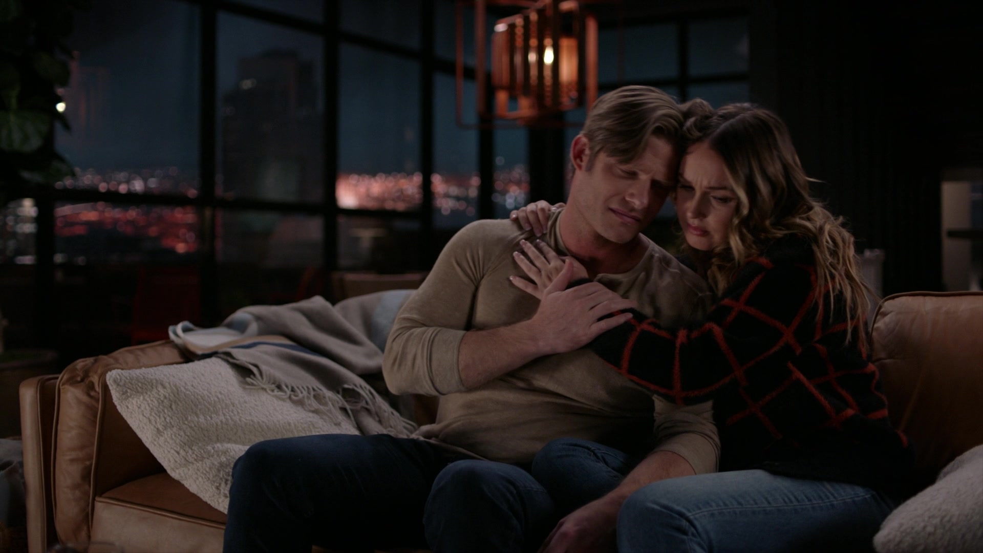 Greys_Anatomy_S19E08_1987.jpg