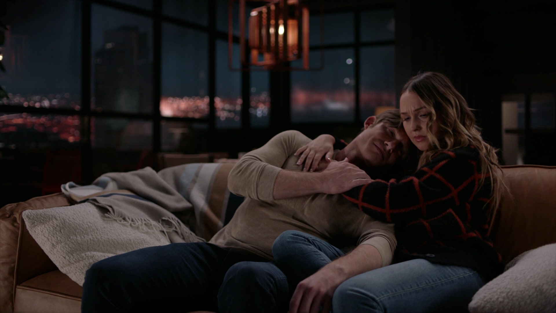 Greys_Anatomy_S19E08_1988.jpg