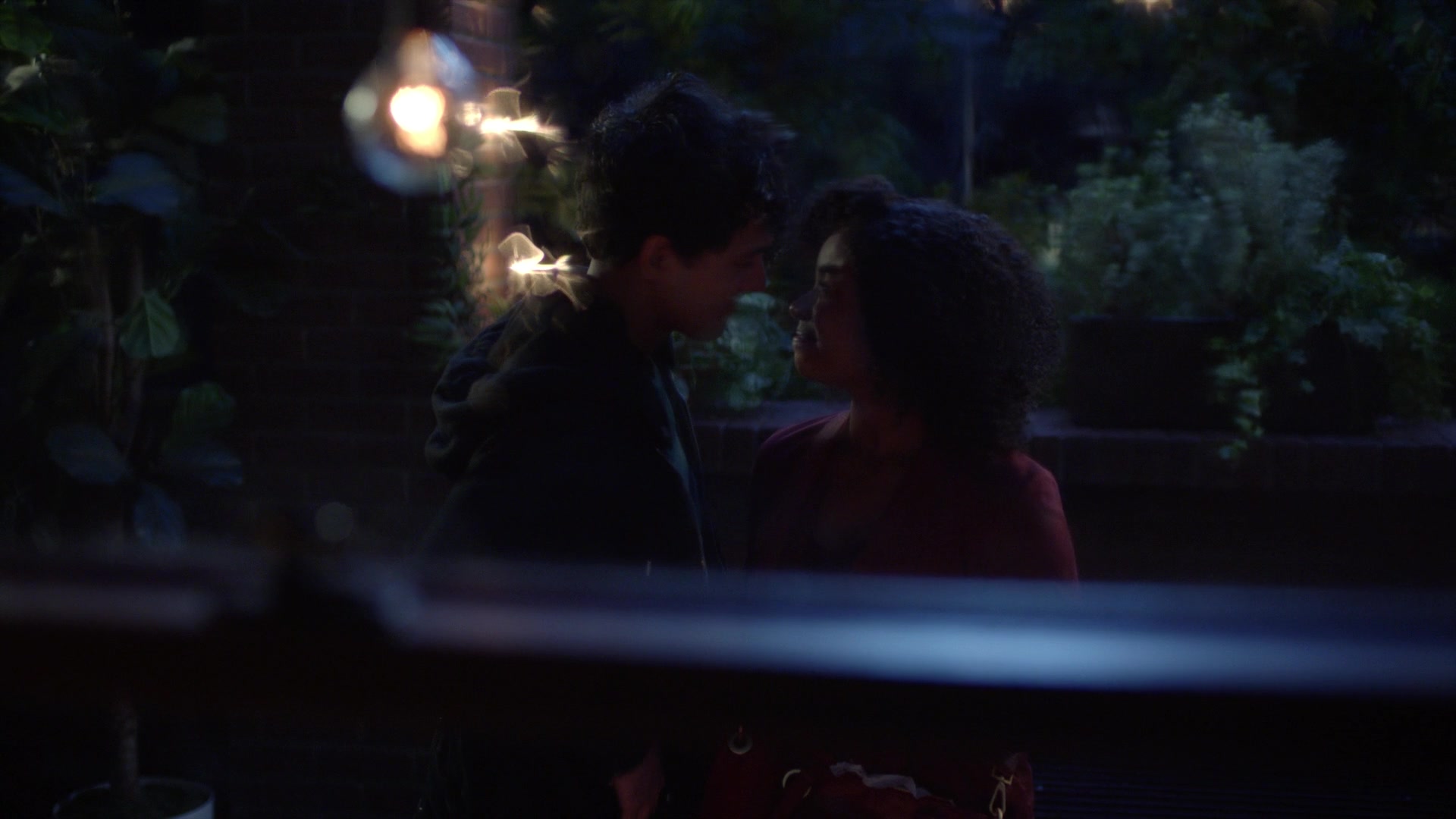 Greys_Anatomy_S19E08_1996.jpg