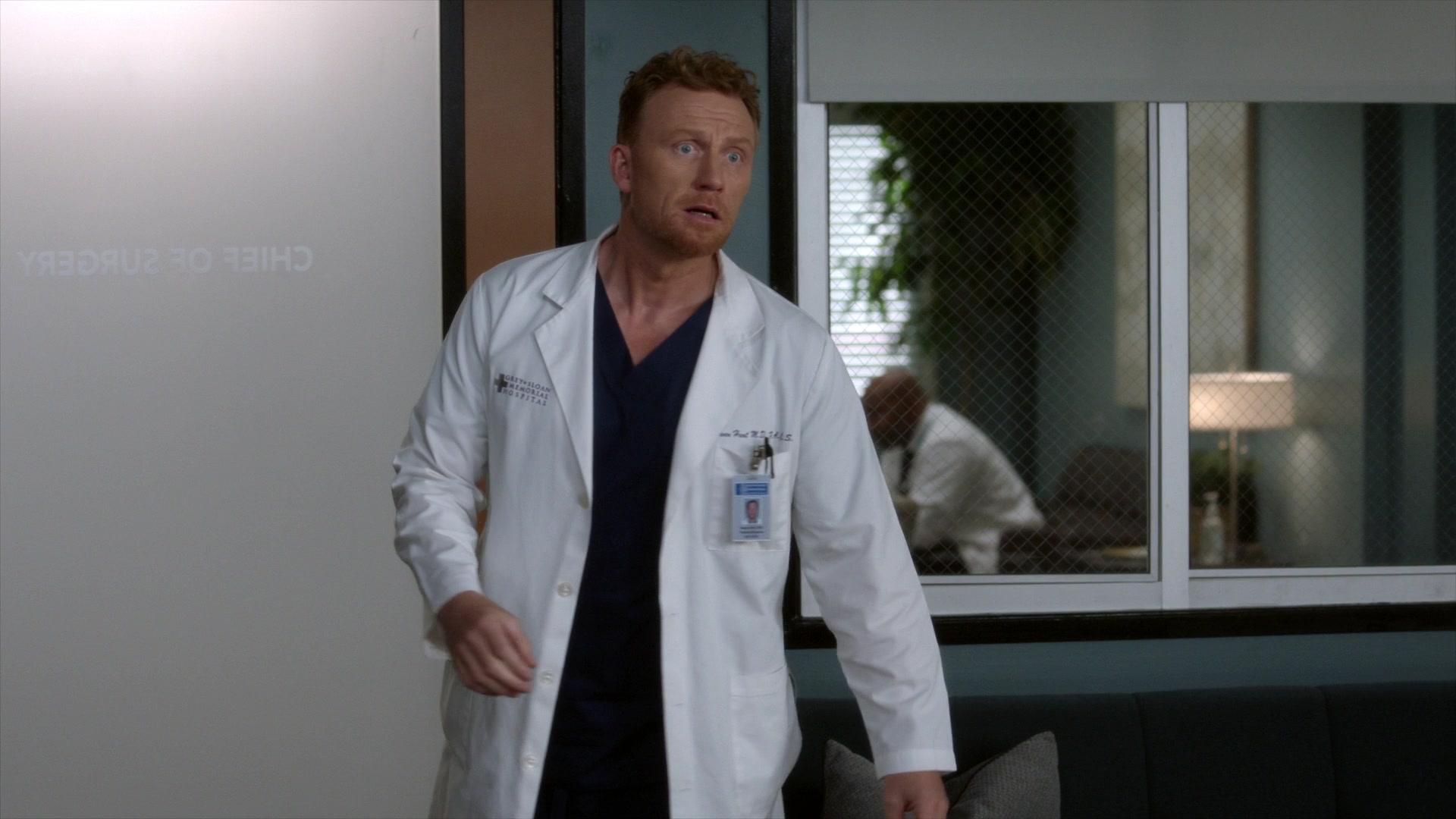 Greys_Anatomy_S19E10_0175.jpg