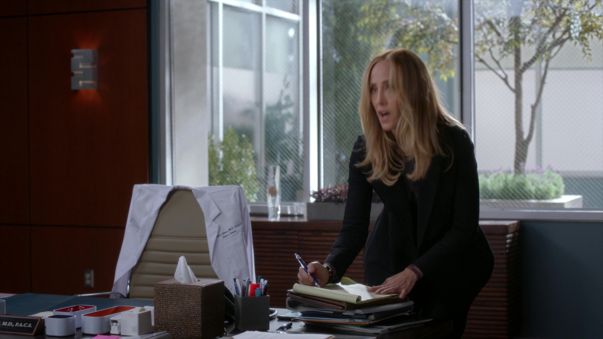 Greys_Anatomy_S19E10_0181.jpg