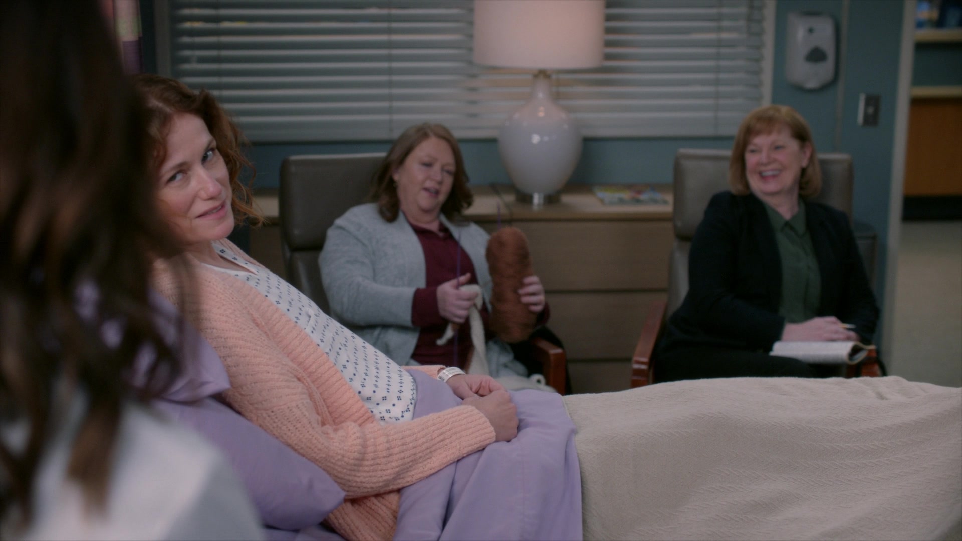 Greys_Anatomy_S19E10_0314.jpg