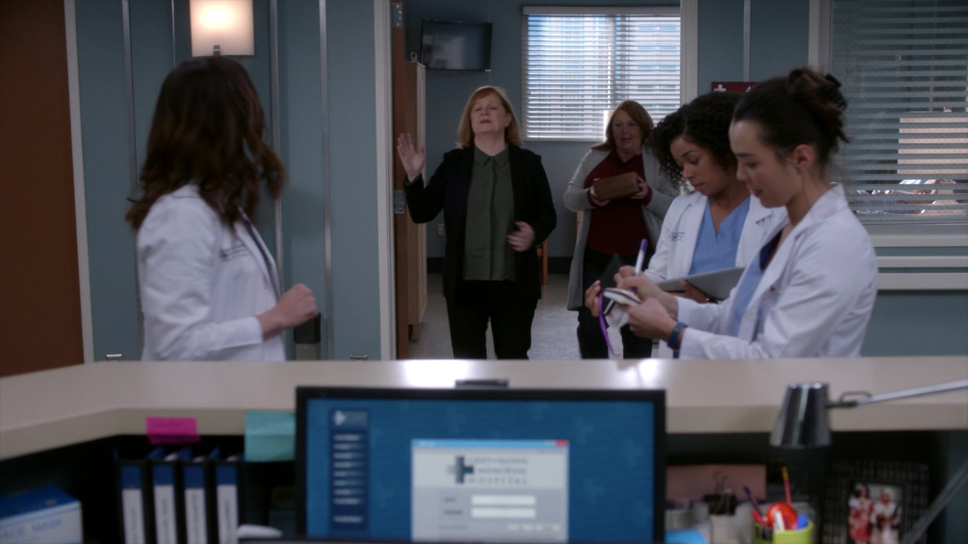 Greys_Anatomy_S19E10_0500.jpg