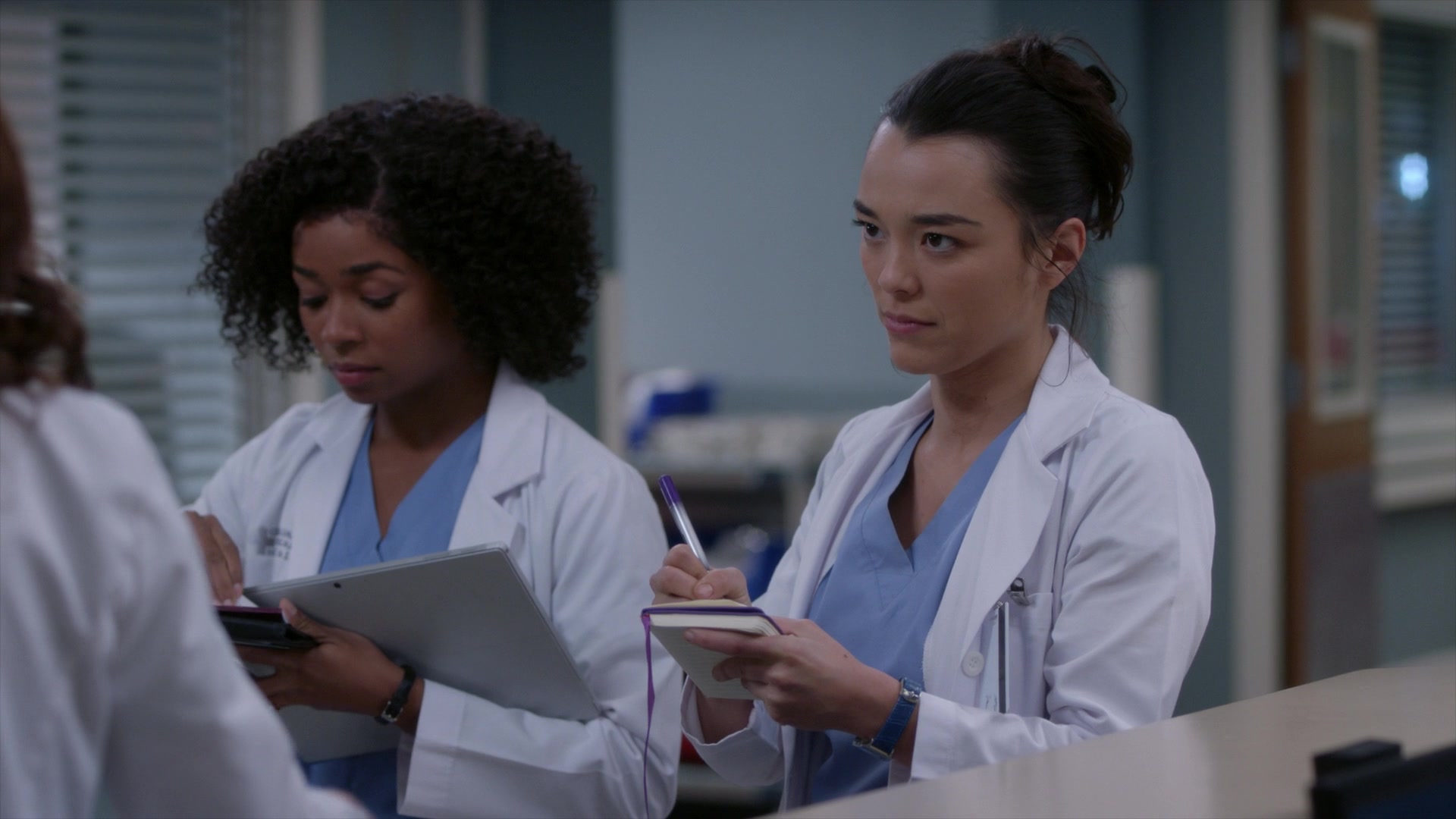 Greys_Anatomy_S19E10_0506.jpg