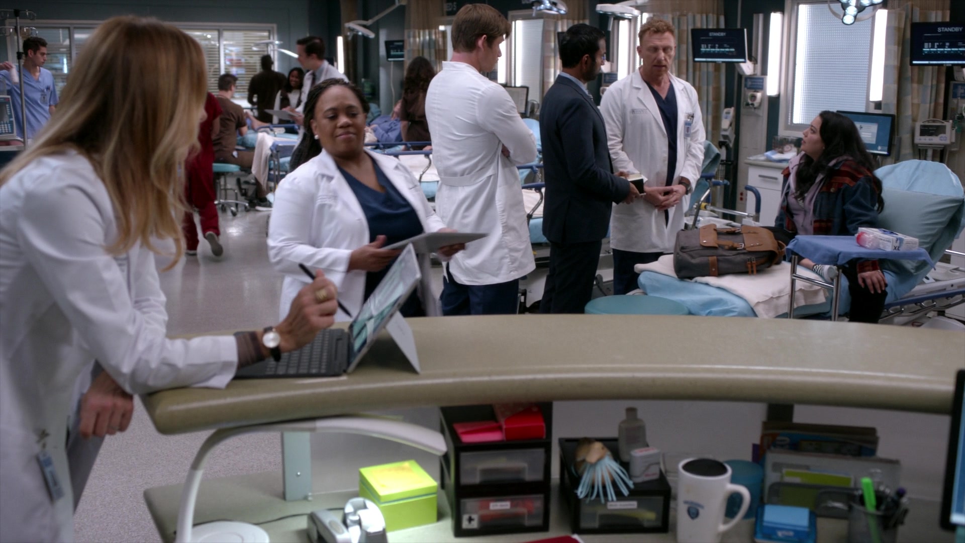 Greys_Anatomy_S19E10_0699.jpg