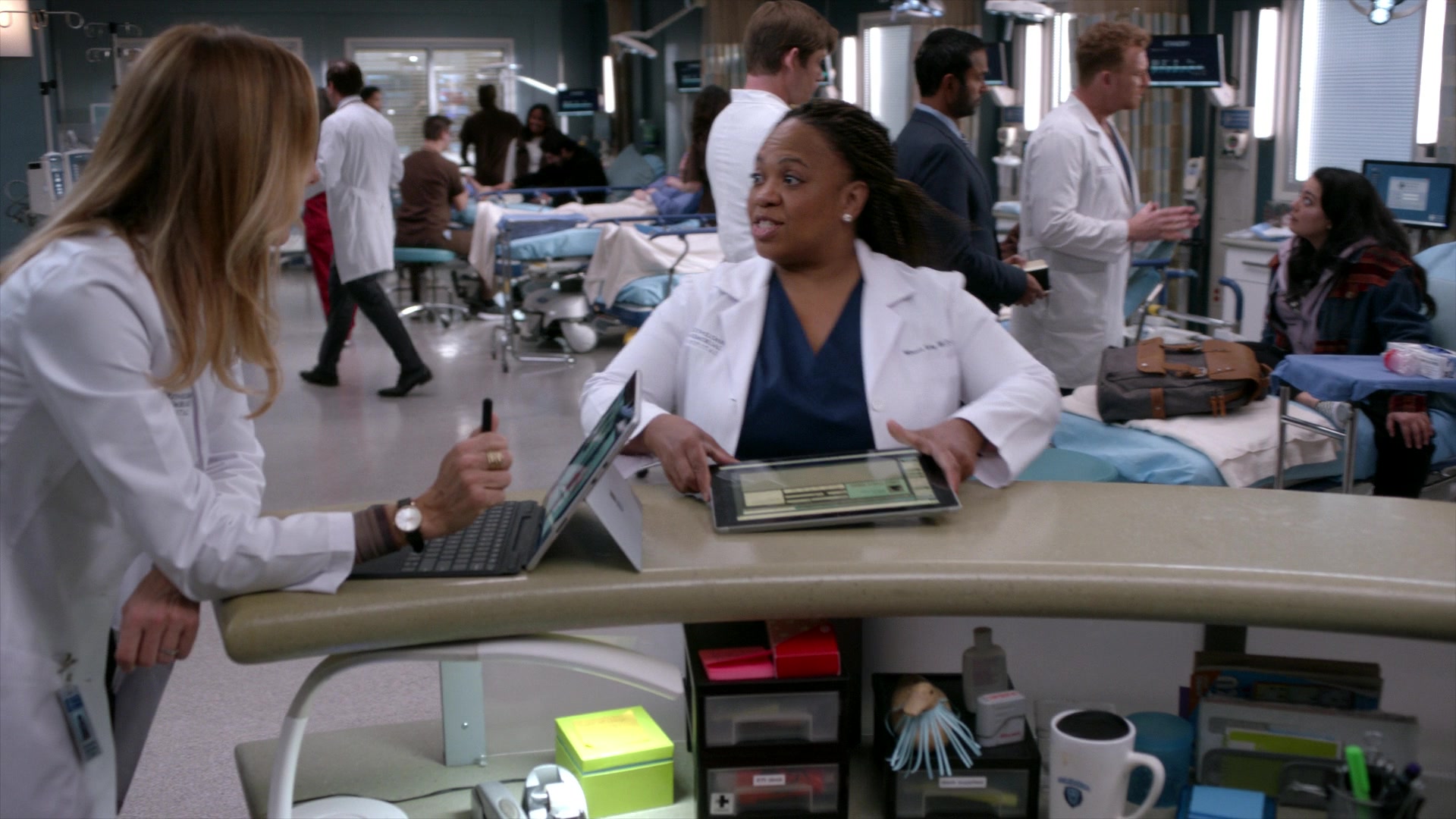 Greys_Anatomy_S19E10_0700.jpg