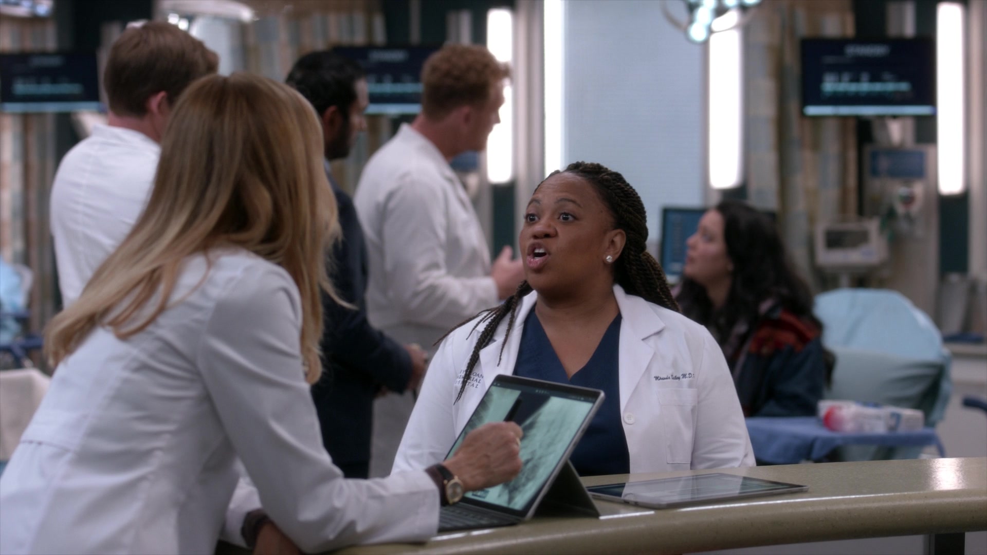 Greys_Anatomy_S19E10_0705.jpg