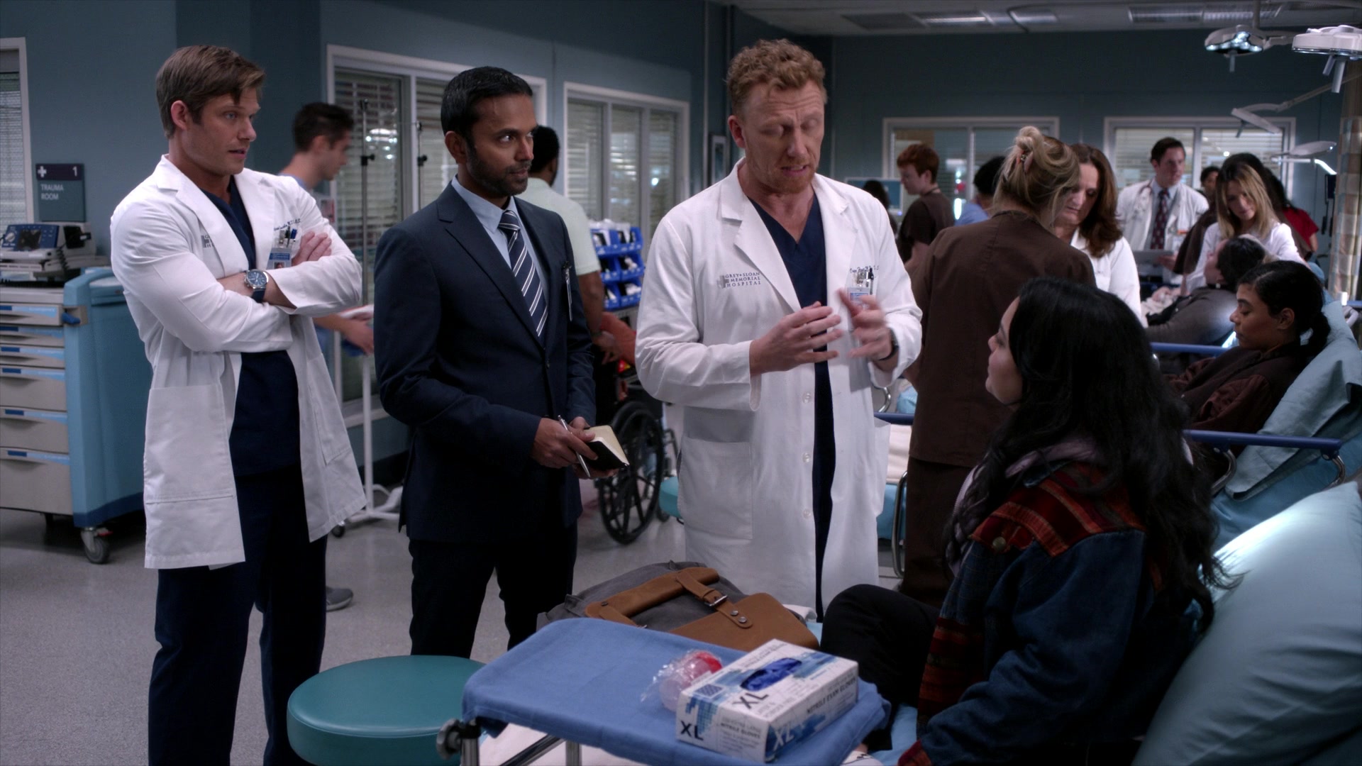 Greys_Anatomy_S19E10_0717.jpg
