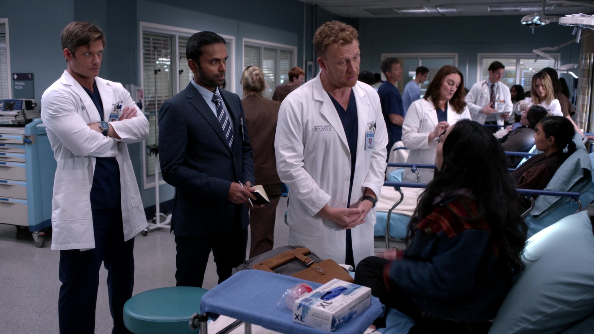 Greys_Anatomy_S19E10_0721.jpg