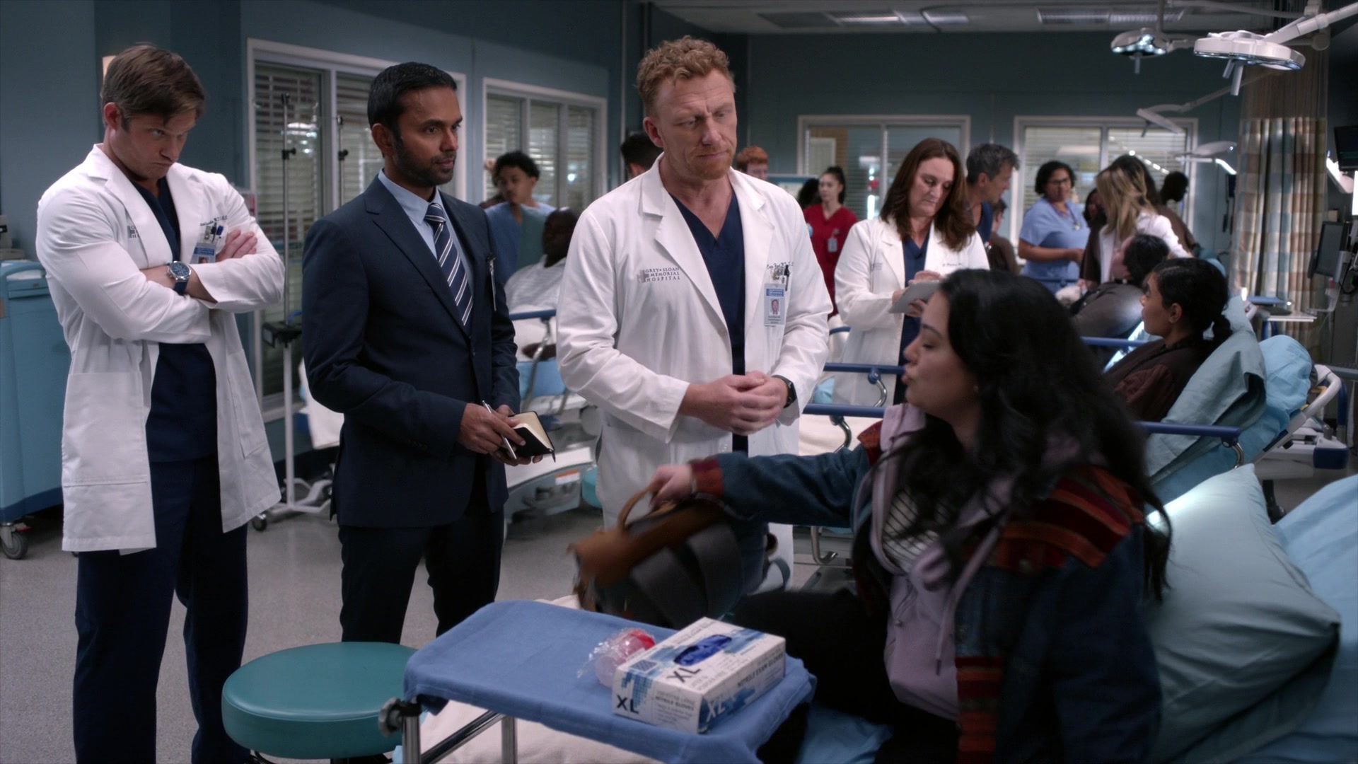 Greys_Anatomy_S19E10_0728.jpg