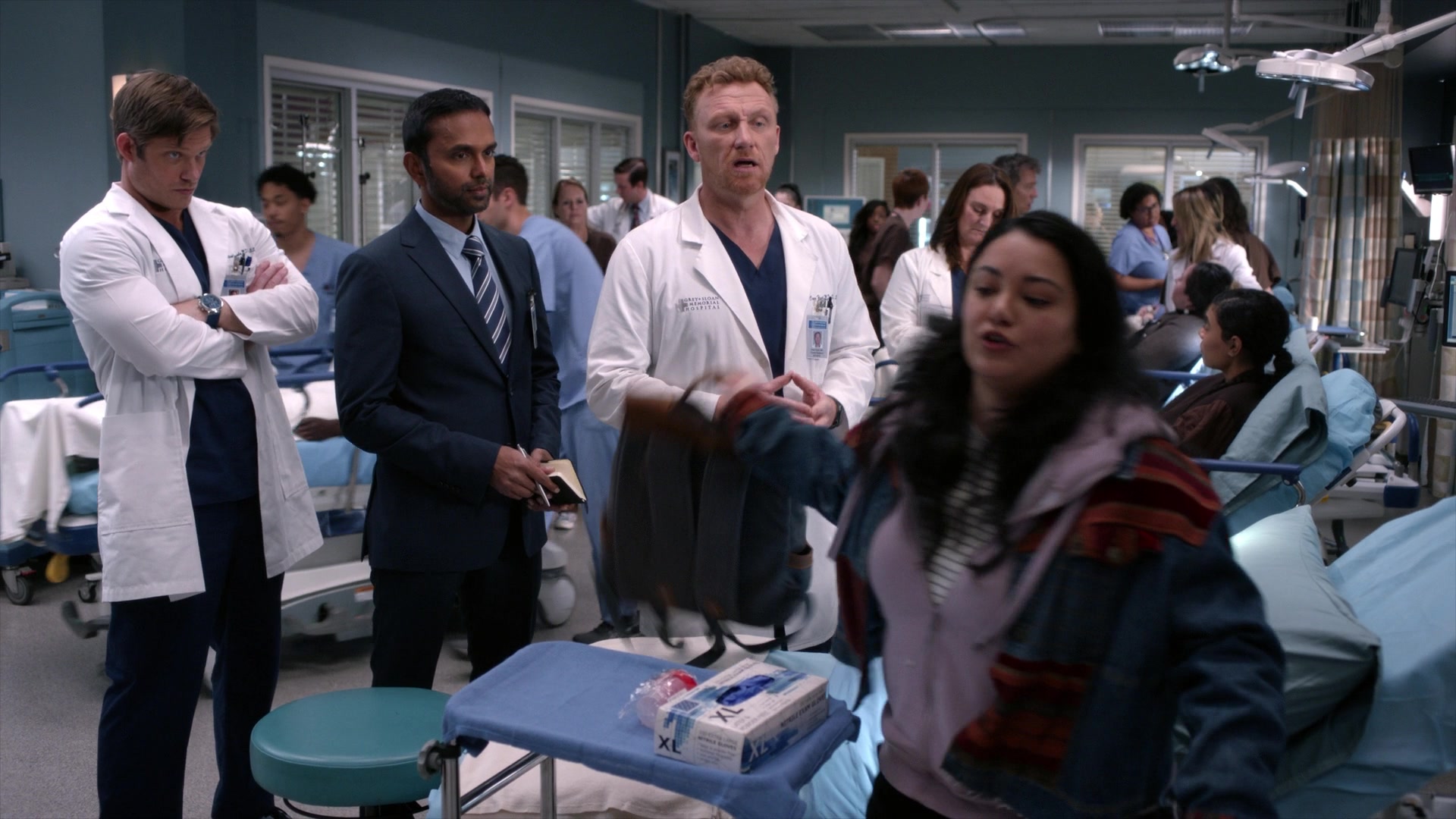 Greys_Anatomy_S19E10_0729.jpg