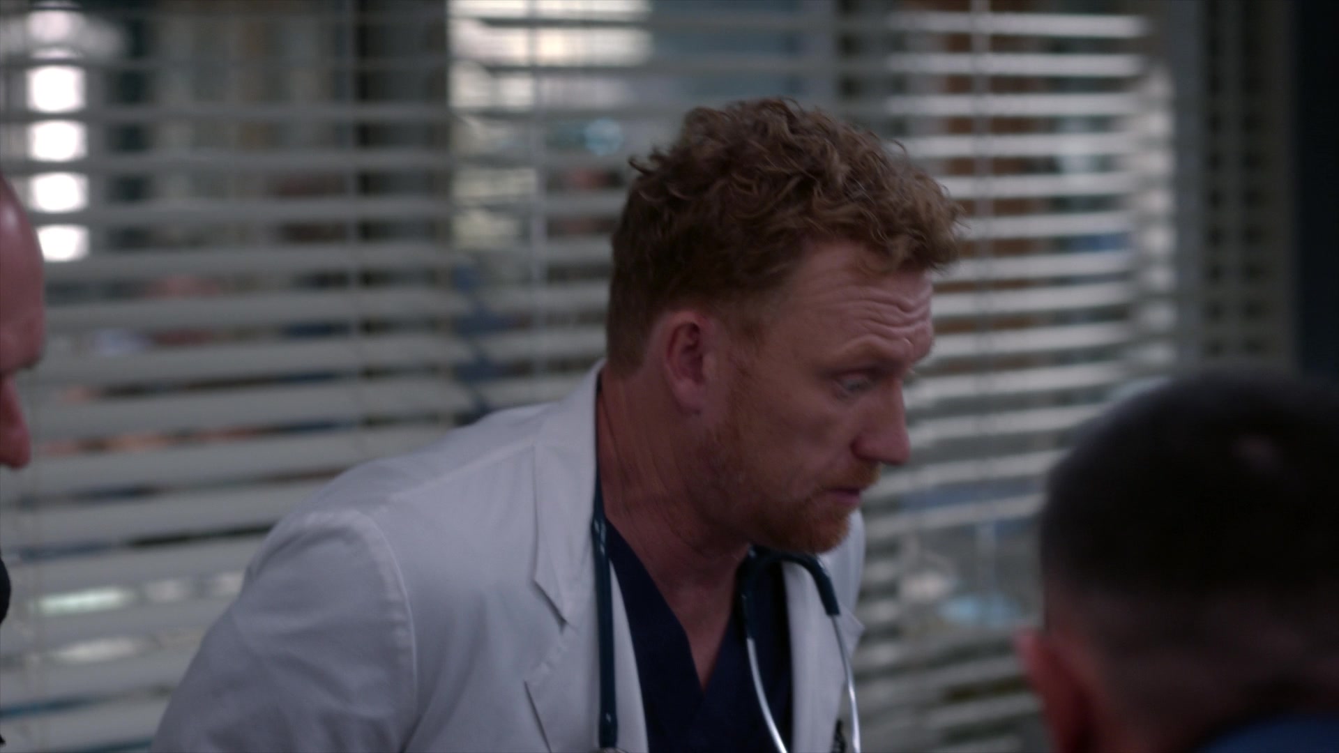 Greys_Anatomy_S19E10_0922.jpg