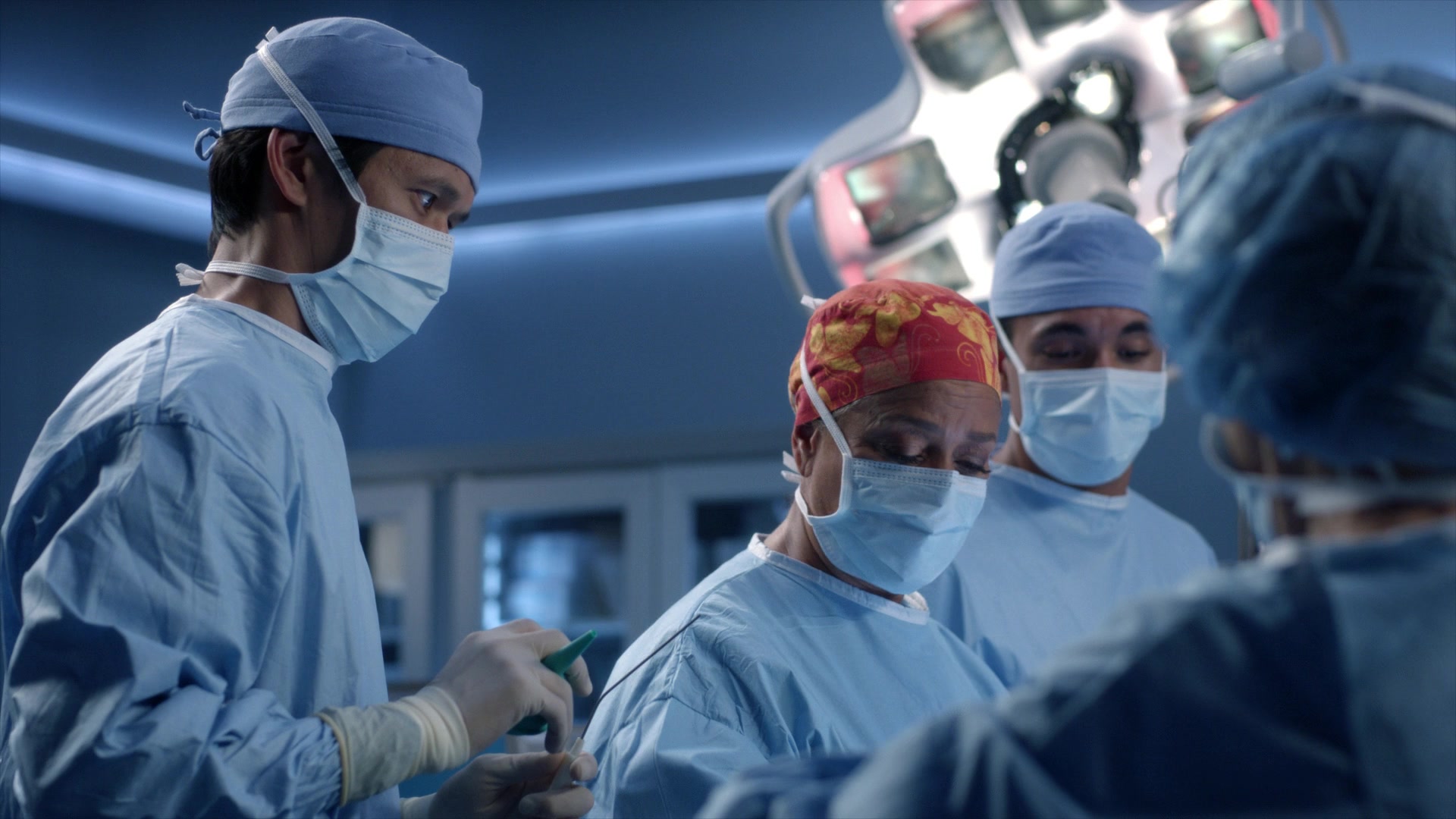 Greys_Anatomy_S19E10_0979.jpg