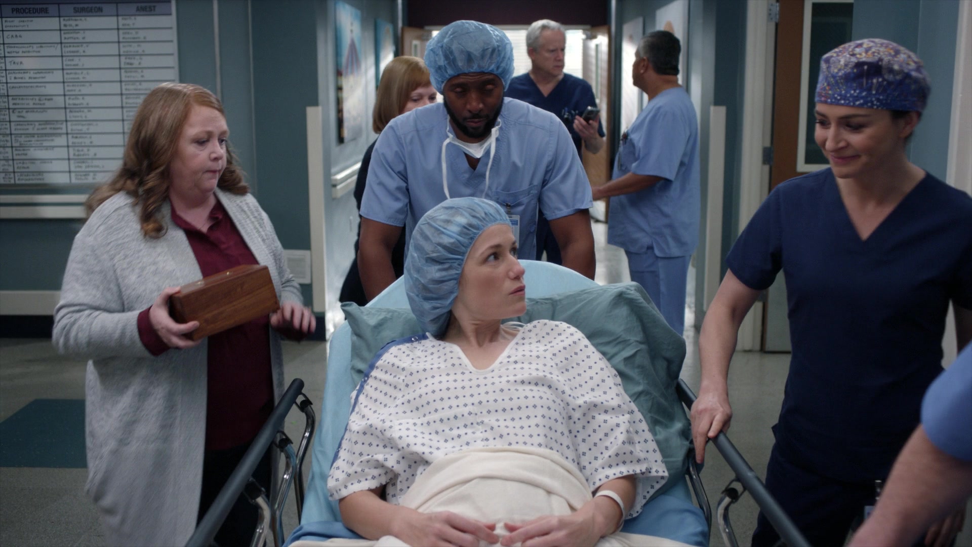 Greys_Anatomy_S19E10_1022.jpg