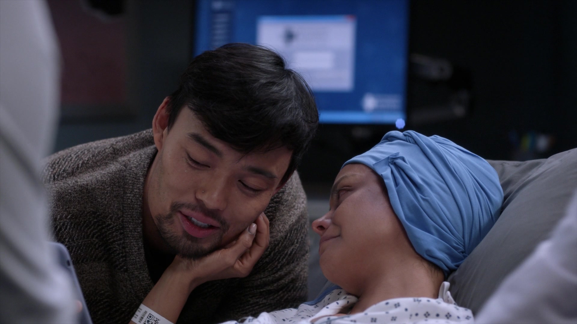 Greys_Anatomy_S19E10_1369.jpg