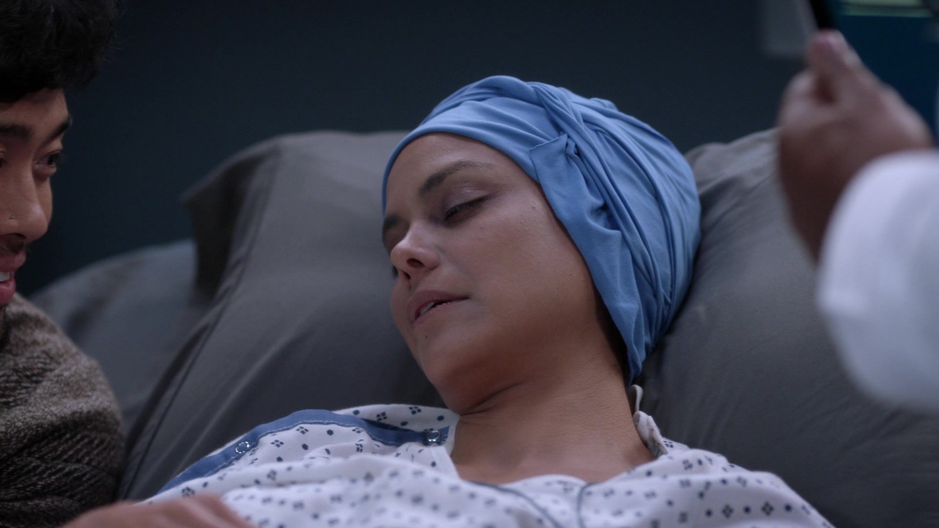 Greys_Anatomy_S19E10_1408.jpg