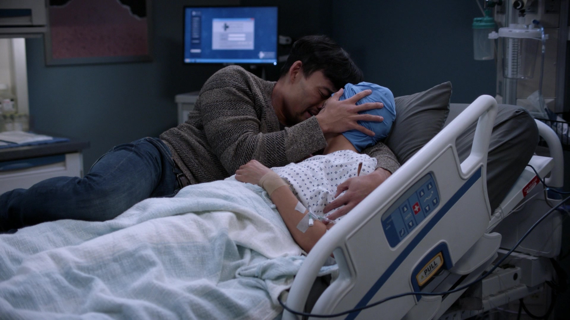 Greys_Anatomy_S19E10_1471.jpg