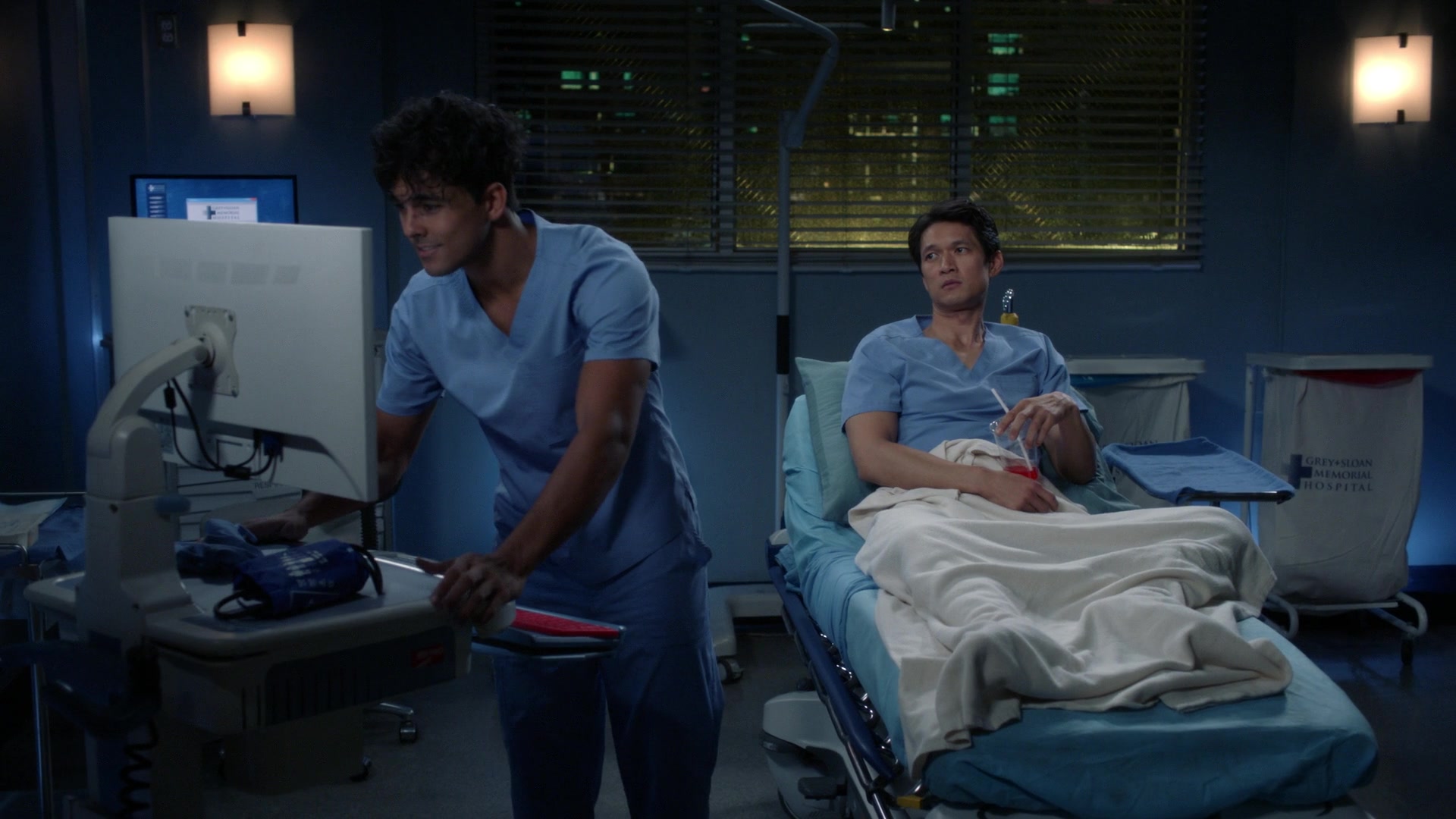 Greys_Anatomy_S19E10_1520.jpg