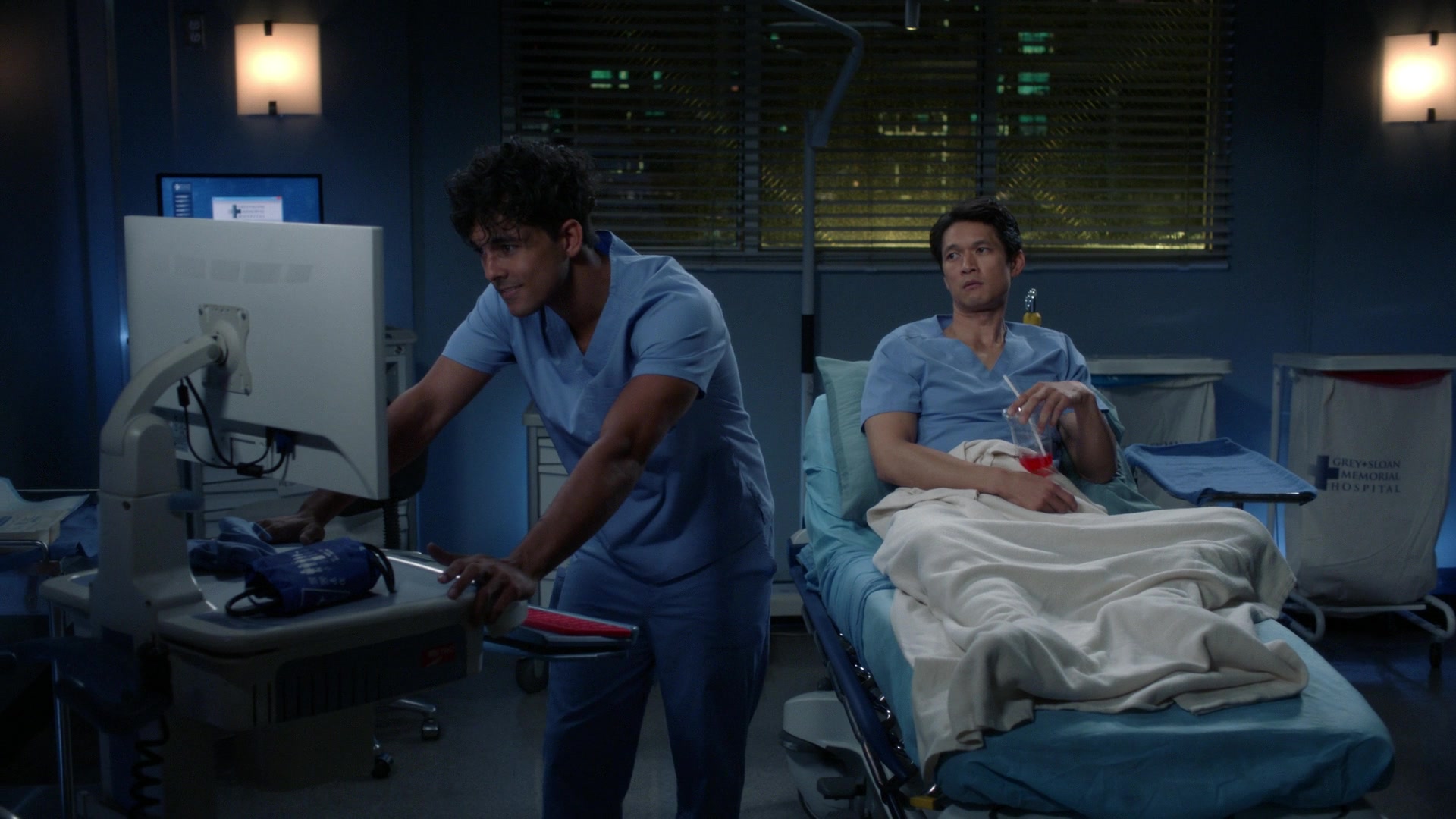 Greys_Anatomy_S19E10_1521.jpg