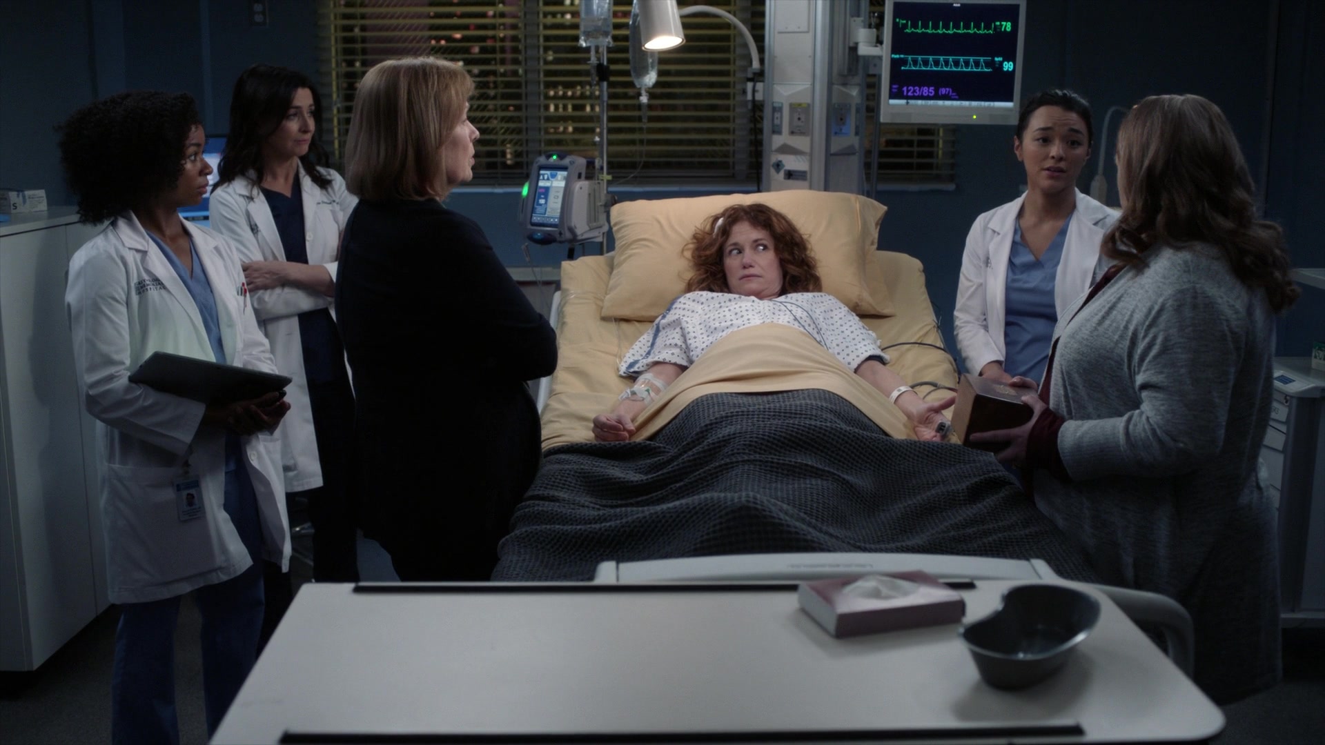 Greys_Anatomy_S19E10_1586.jpg