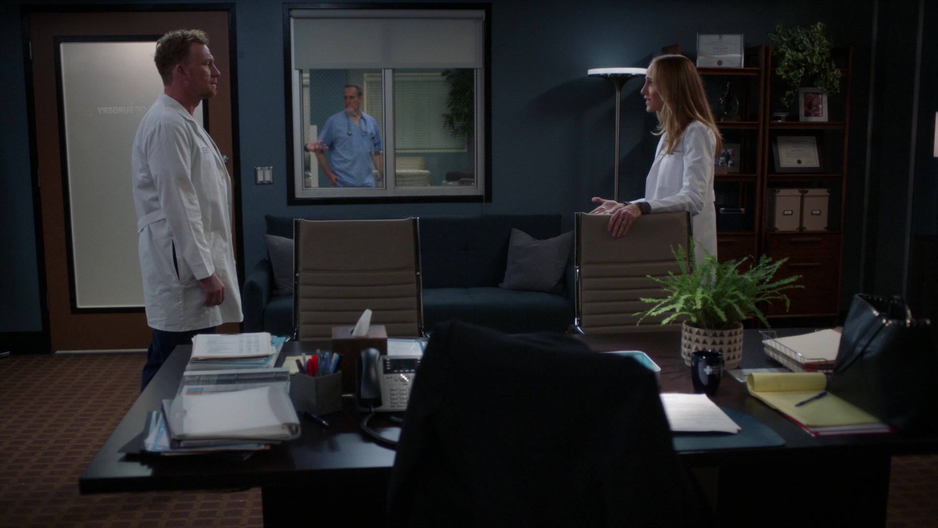 Greys_Anatomy_S19E10_1663.jpg