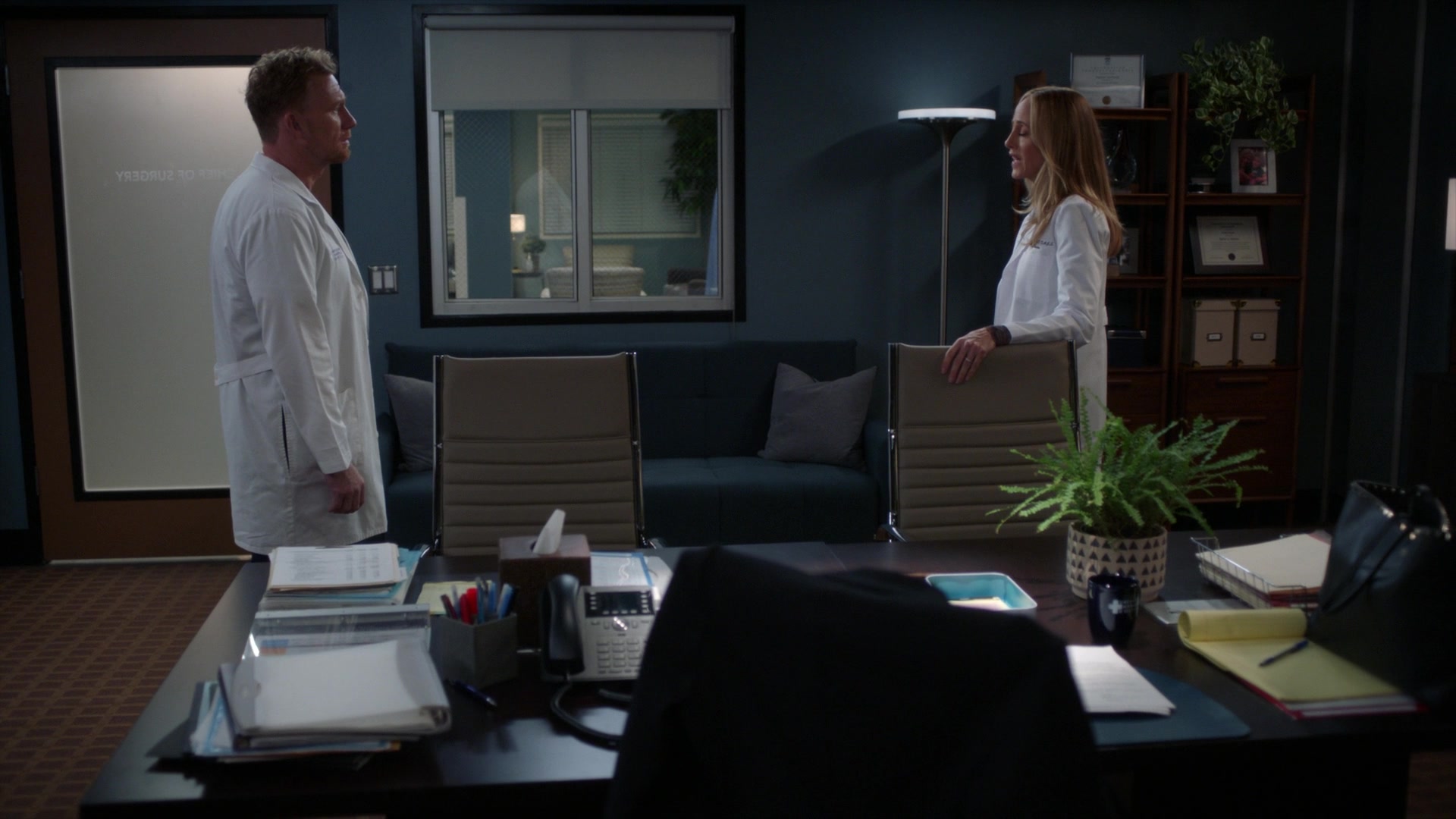 Greys_Anatomy_S19E10_1665.jpg