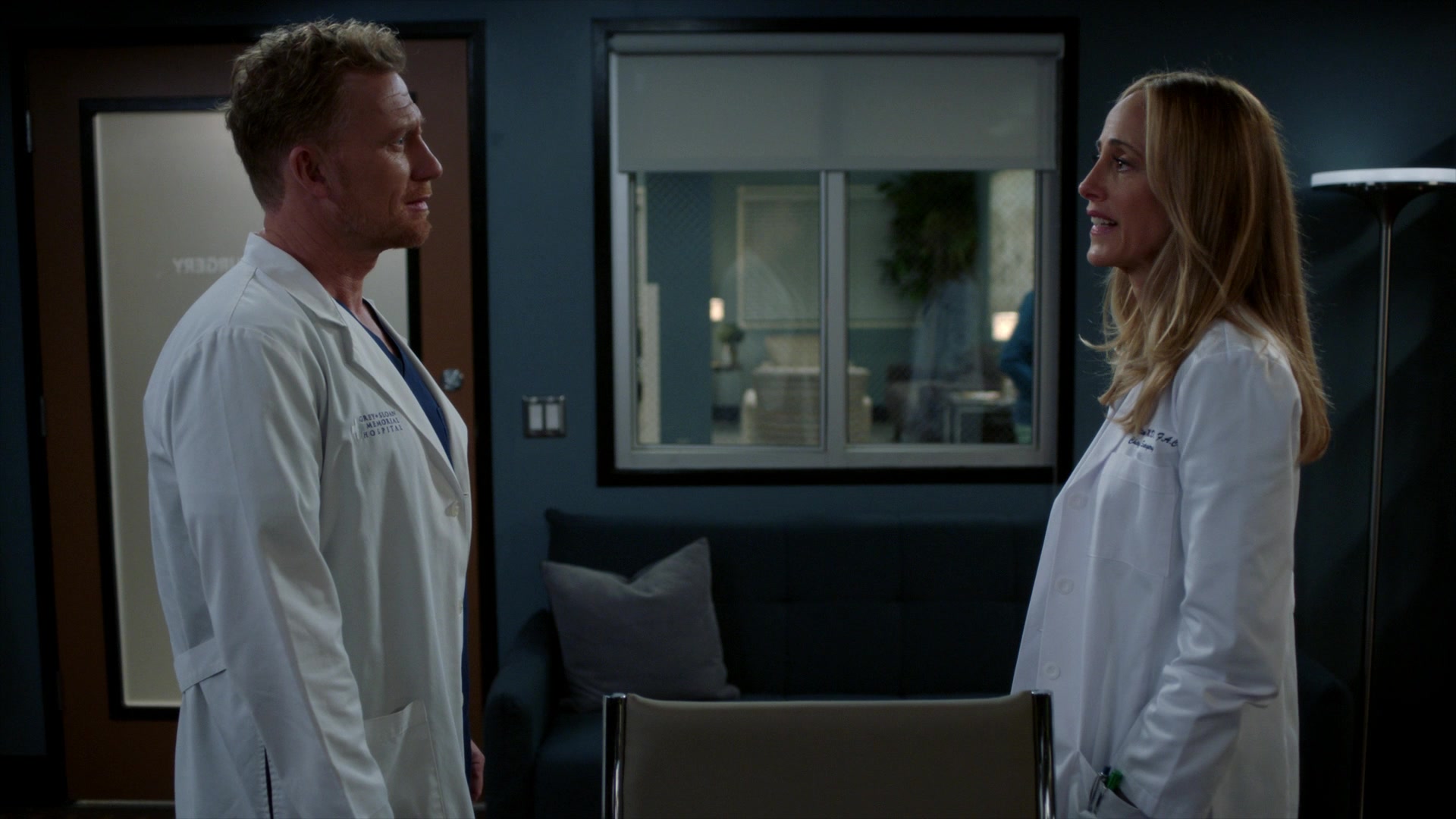 Greys_Anatomy_S19E10_1692.jpg