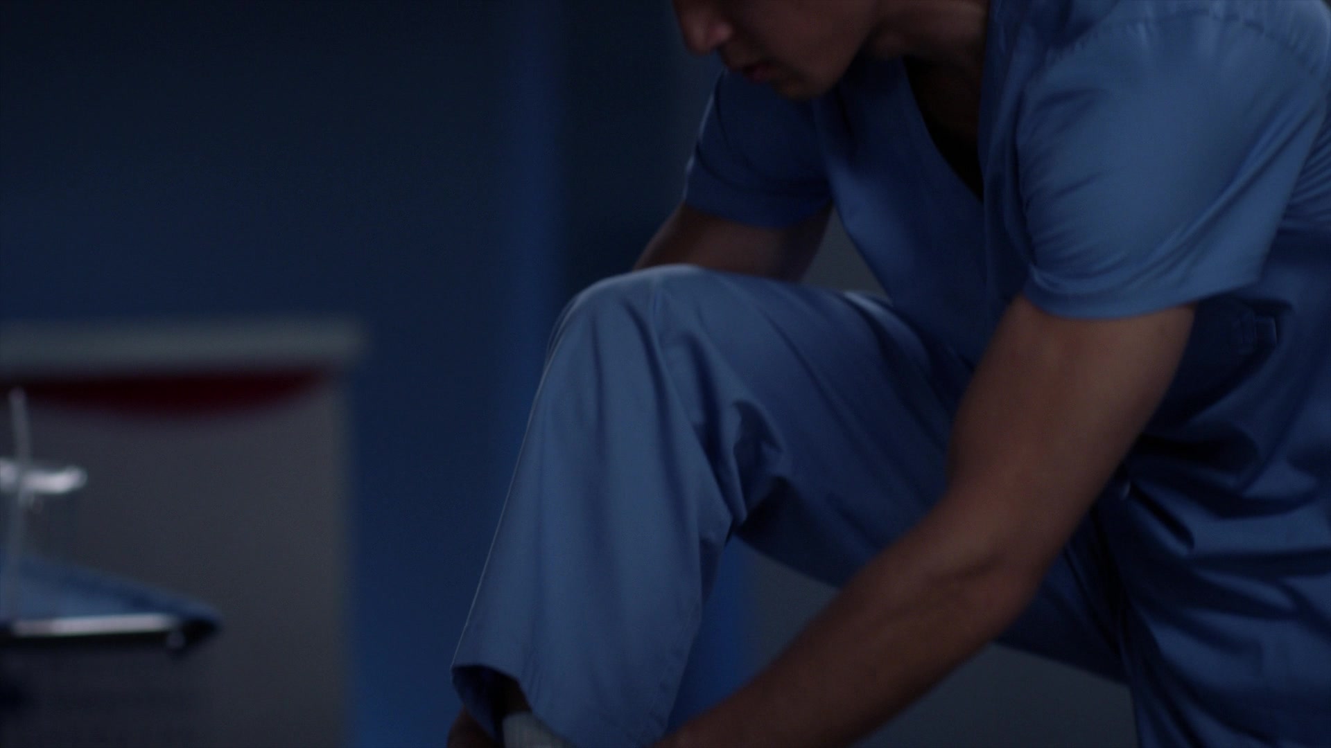 Greys_Anatomy_S19E10_1702.jpg