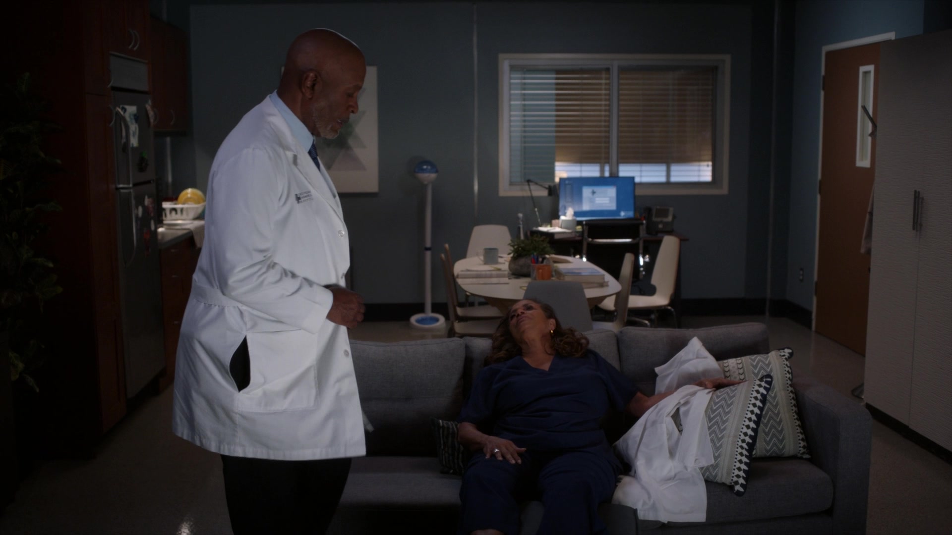 Greys_Anatomy_S19E10_1861.jpg