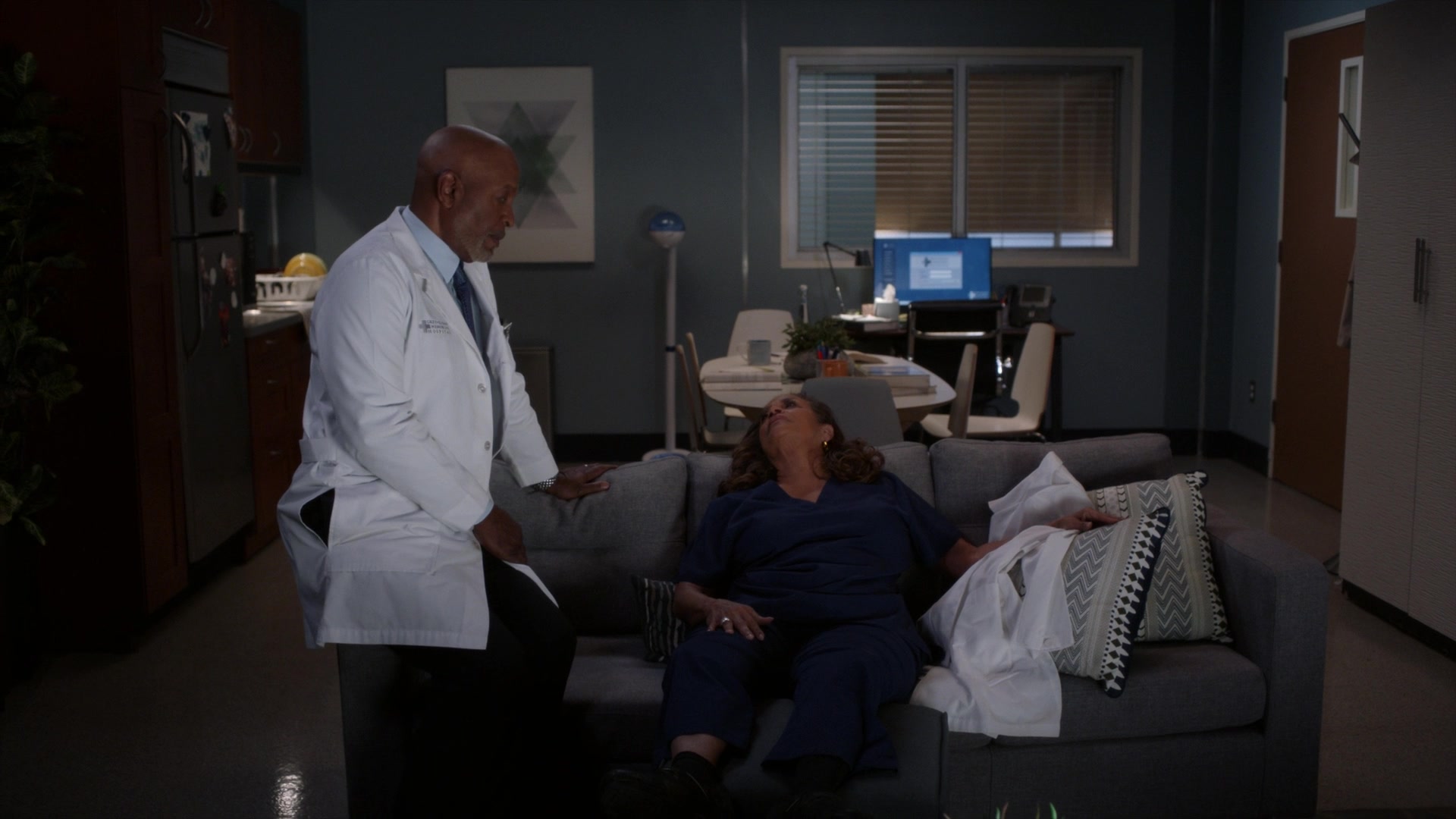 Greys_Anatomy_S19E10_1865.jpg