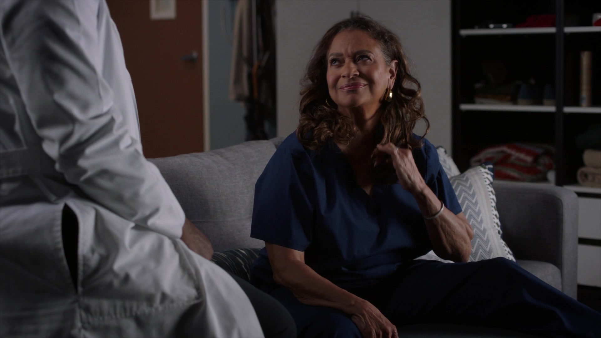 Greys_Anatomy_S19E10_1880.jpg