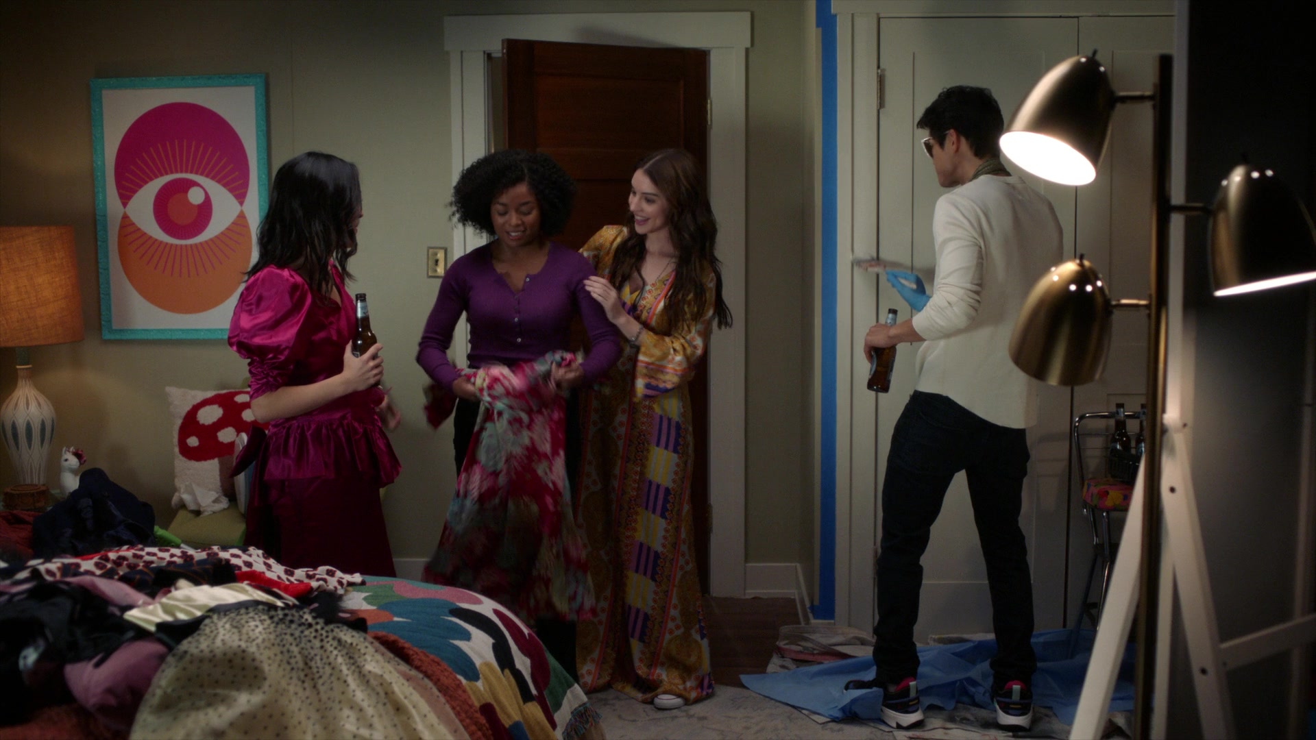 Greys_Anatomy_S19E10_1975.jpg
