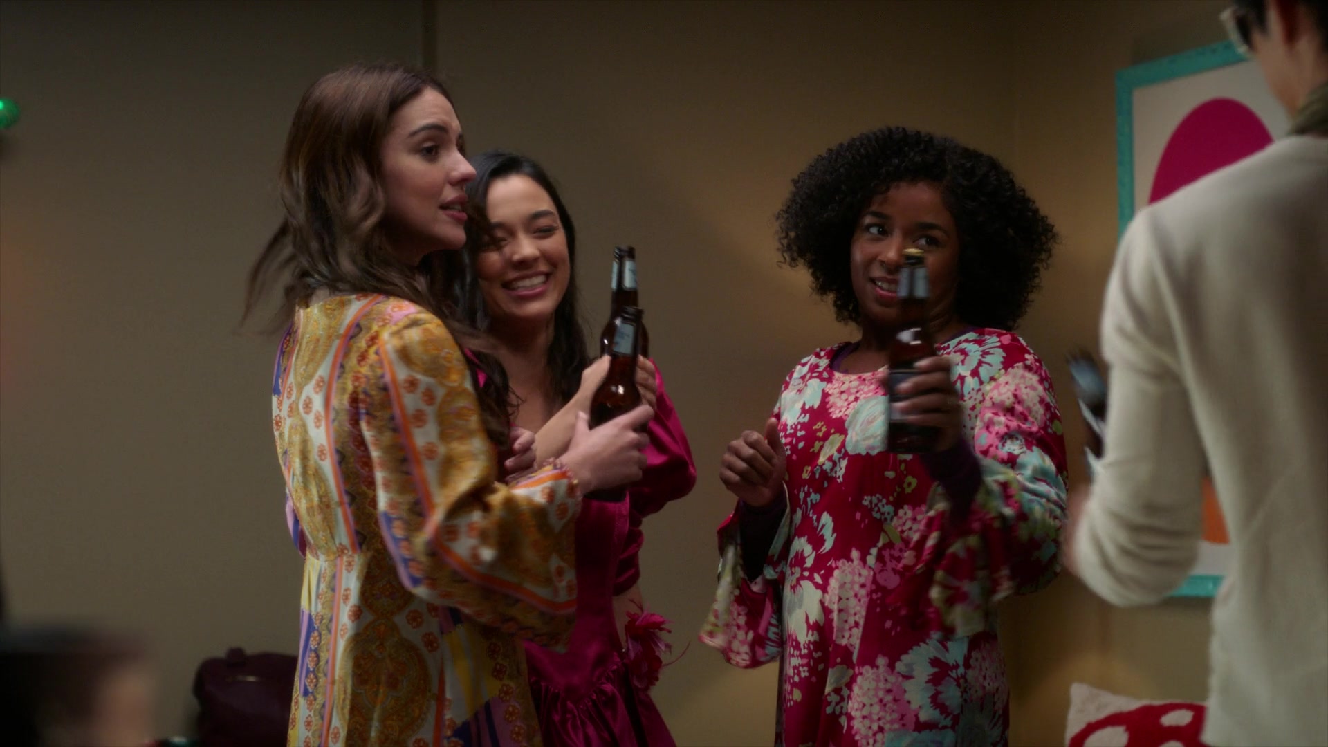 Greys_Anatomy_S19E10_1995.jpg