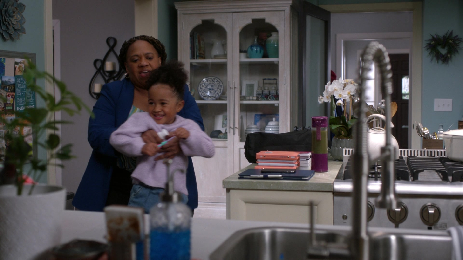 Greys_Anatomy_S19E11_0011.jpg