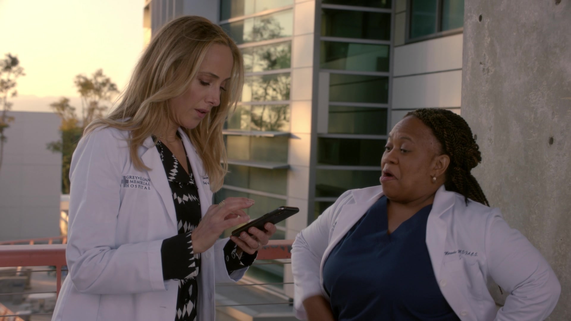 Greys_Anatomy_S19E11_0157.jpg