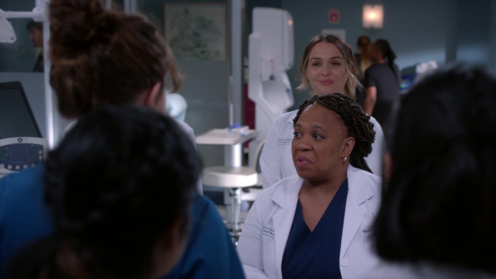 Greys_Anatomy_S19E11_0201.jpg