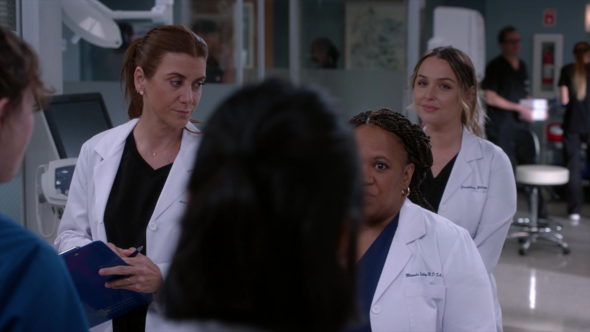 Greys_Anatomy_S19E11_0203.jpg
