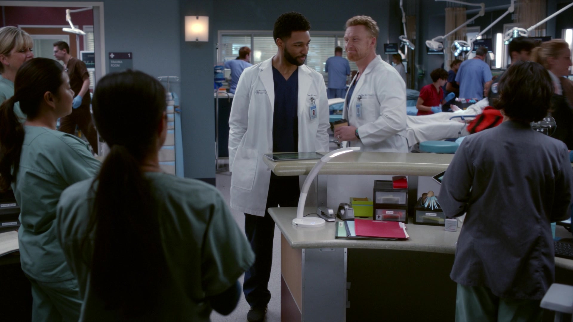 Greys_Anatomy_S19E11_0360.jpg