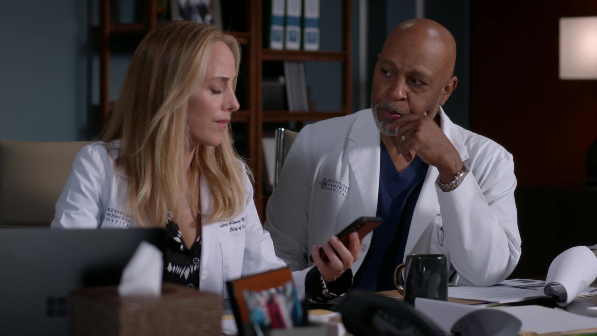 Greys_Anatomy_S19E11_0507.jpg
