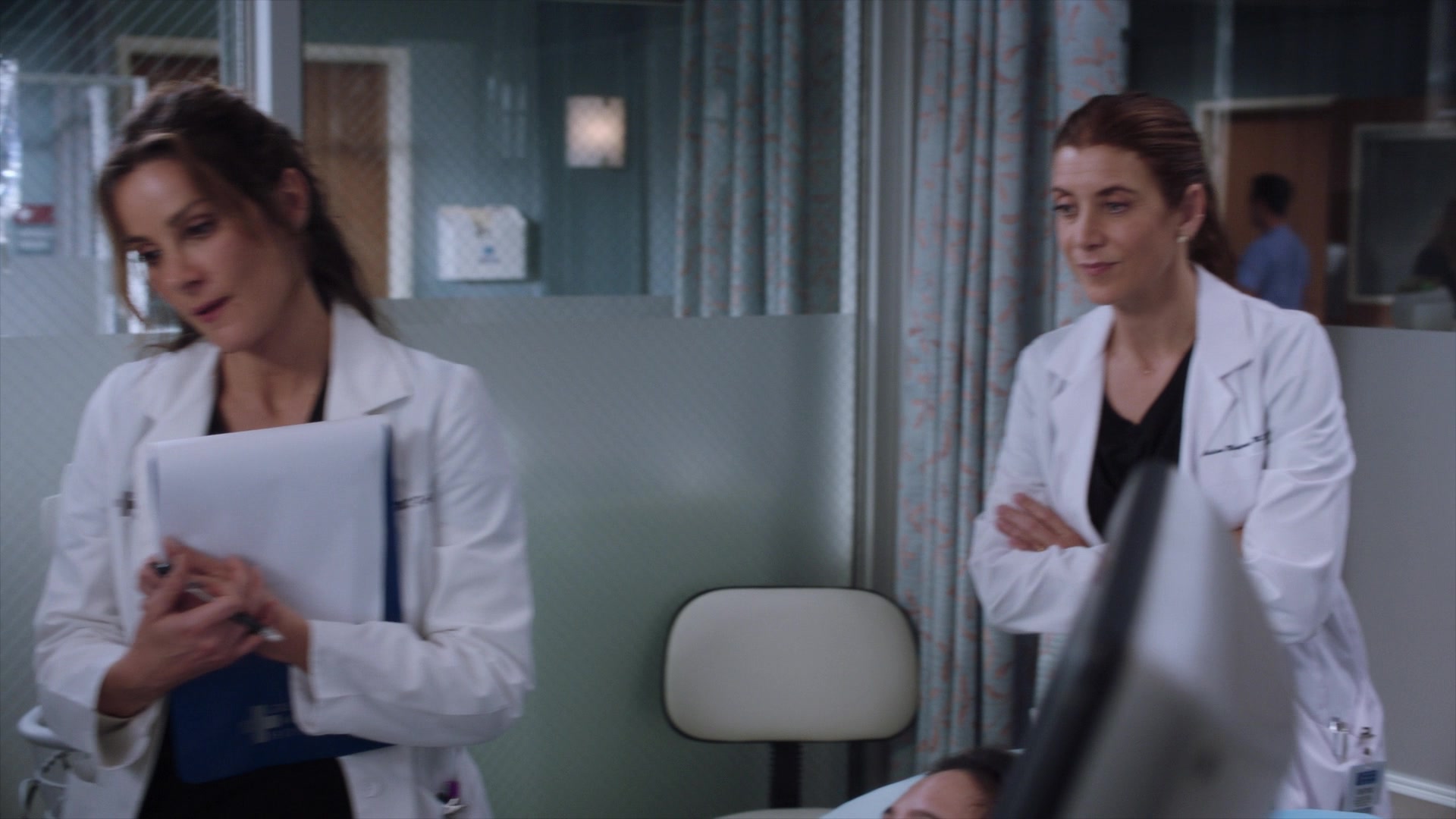 Greys_Anatomy_S19E11_0688.jpg