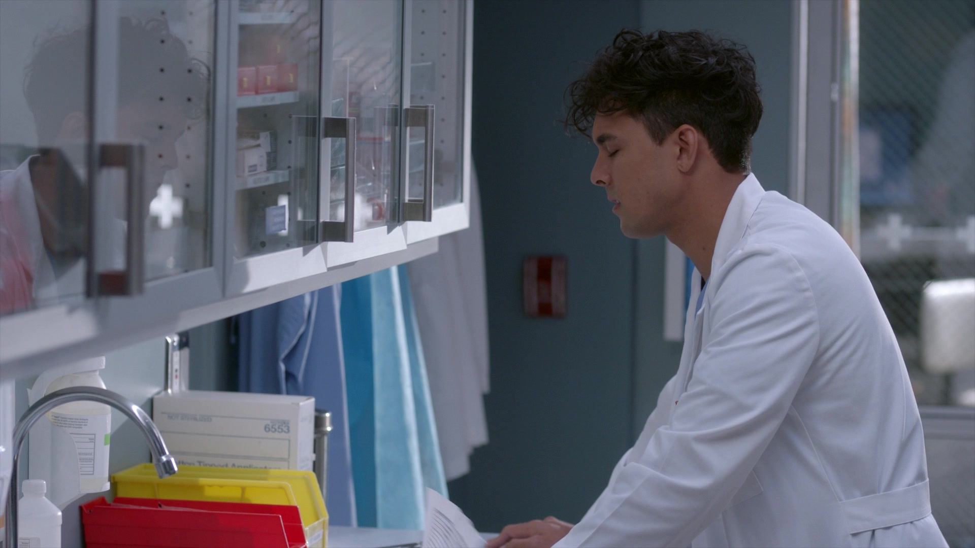 Greys_Anatomy_S19E11_1153.jpg