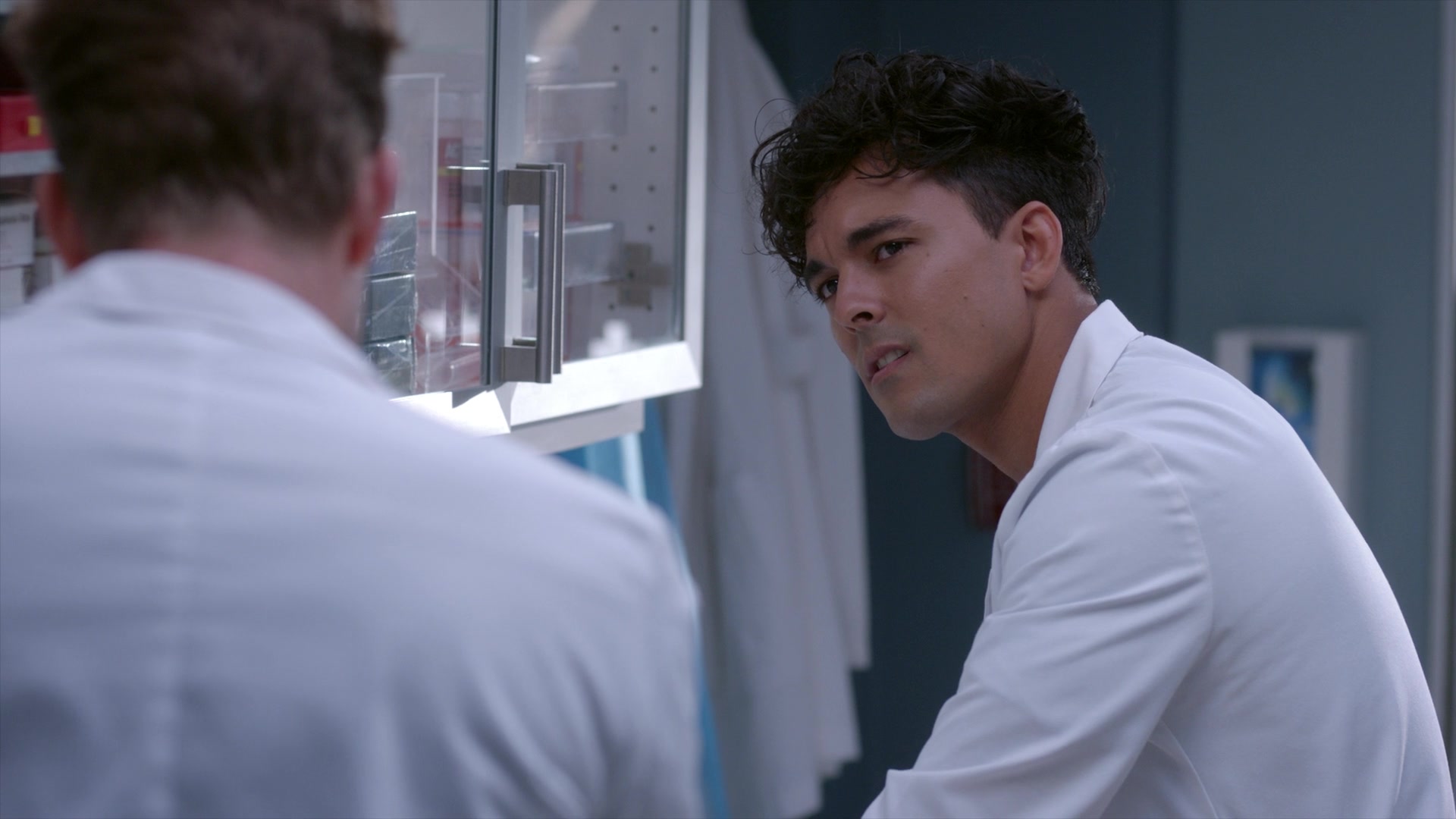 Greys_Anatomy_S19E11_1196.jpg
