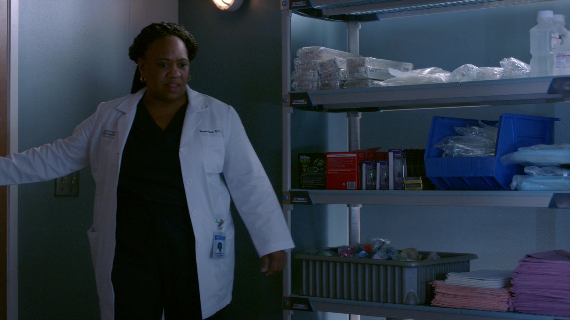Greys_Anatomy_S19E11_1251.jpg