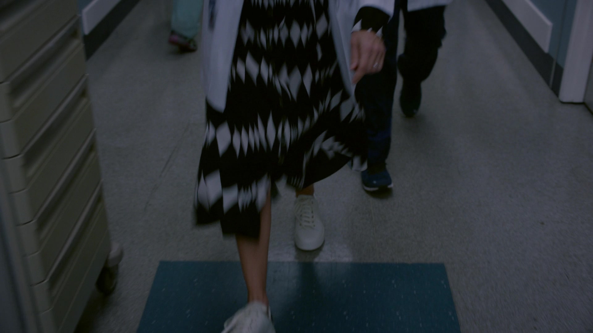 Greys_Anatomy_S19E11_1349.jpg