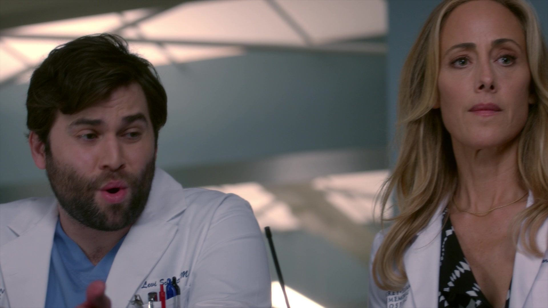 Greys_Anatomy_S19E11_1385.jpg