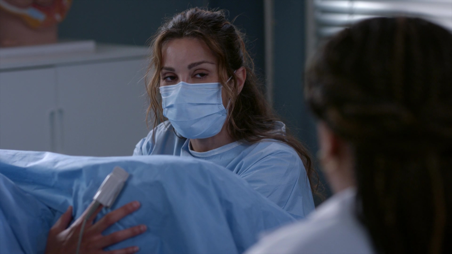 Greys_Anatomy_S19E11_1444.jpg