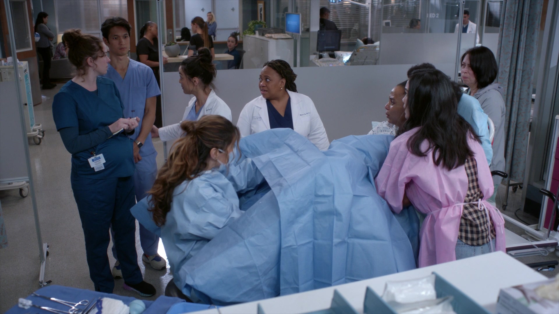 Greys_Anatomy_S19E11_1455.jpg