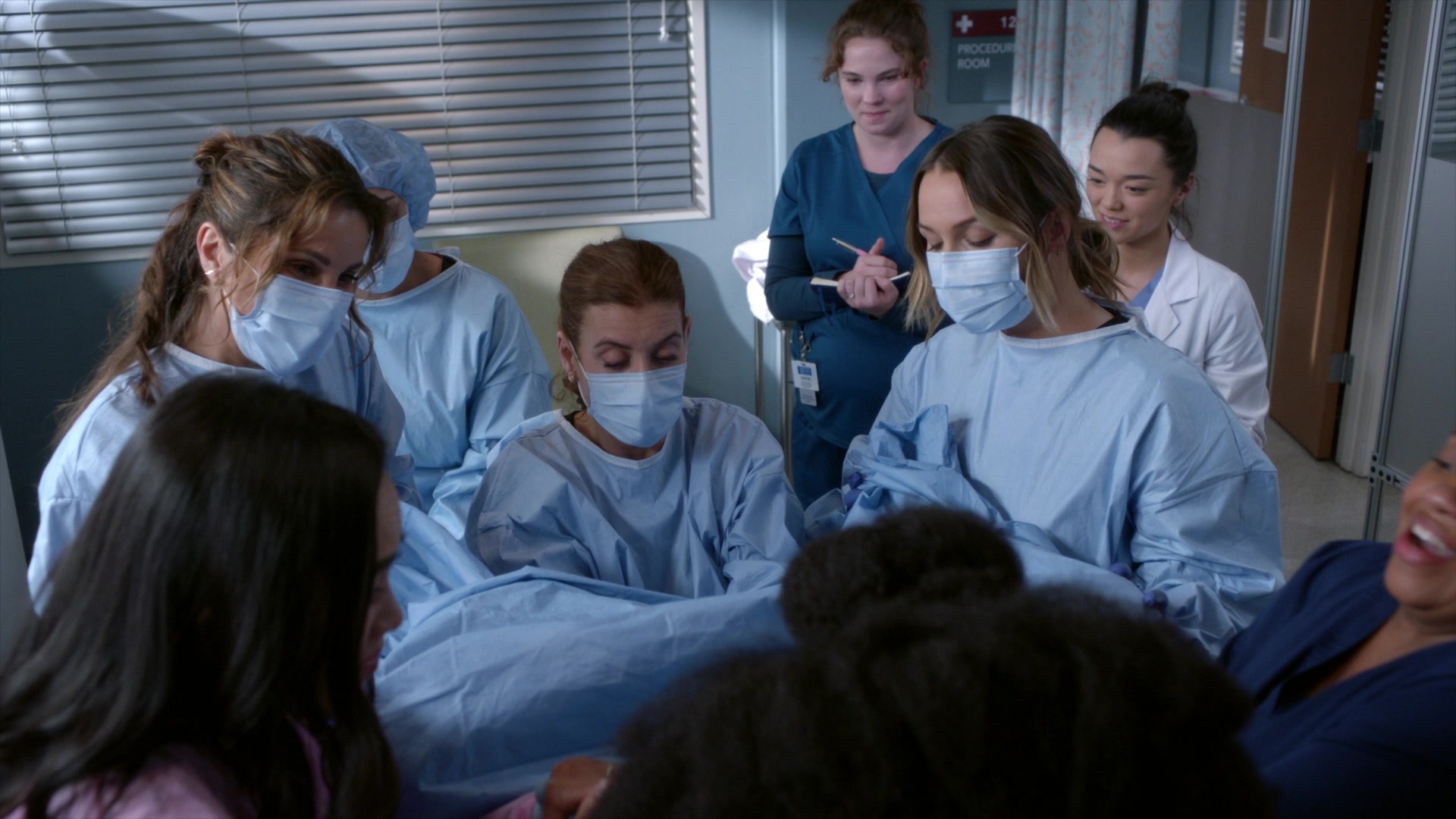 Greys_Anatomy_S19E11_1551.jpg
