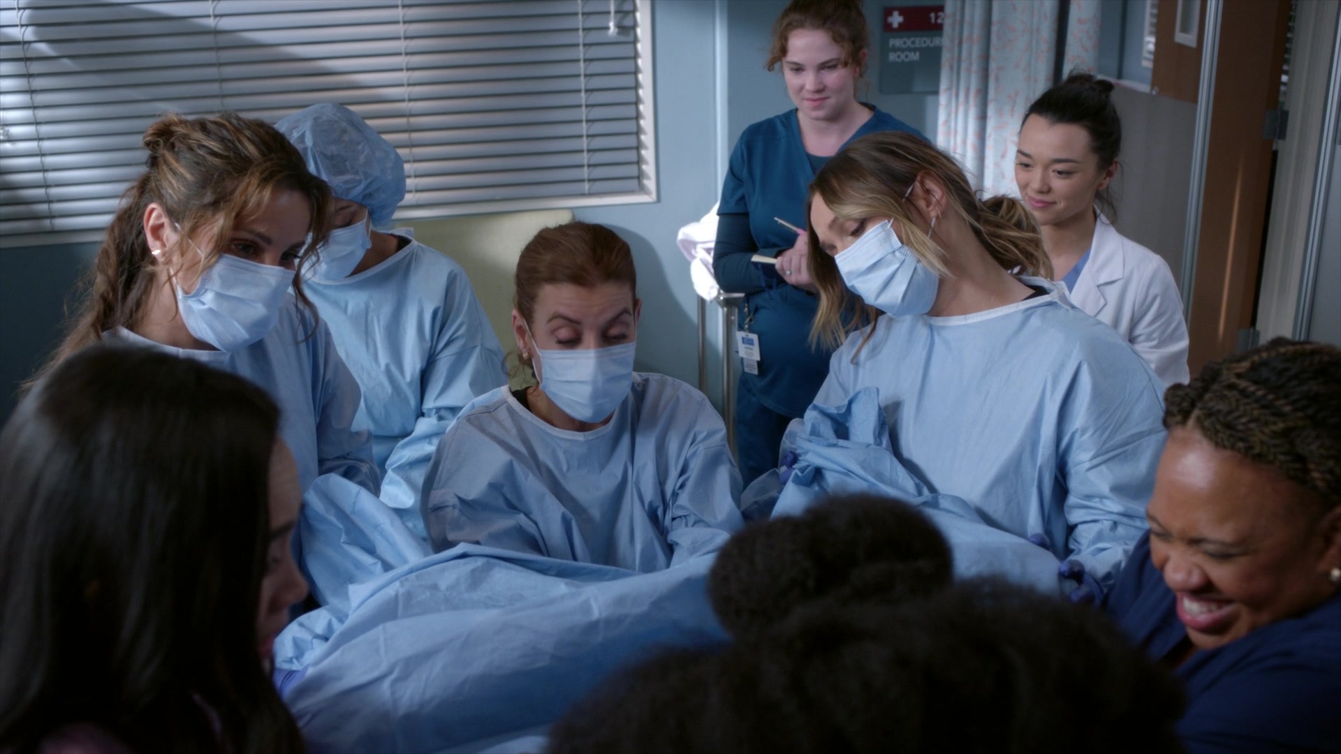 Greys_Anatomy_S19E11_1552.jpg