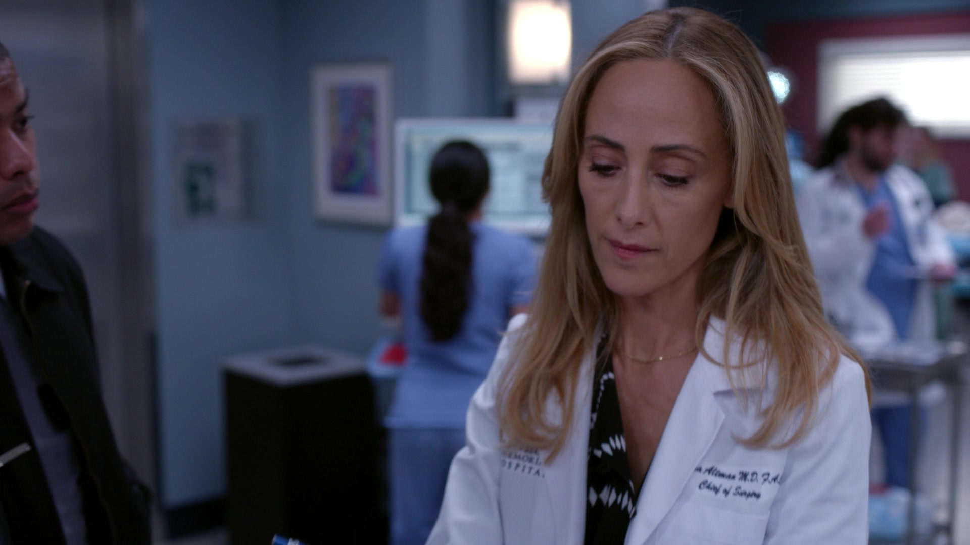 Greys_Anatomy_S19E11_1732.jpg